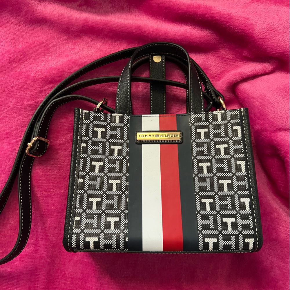 TOMMY PURSE